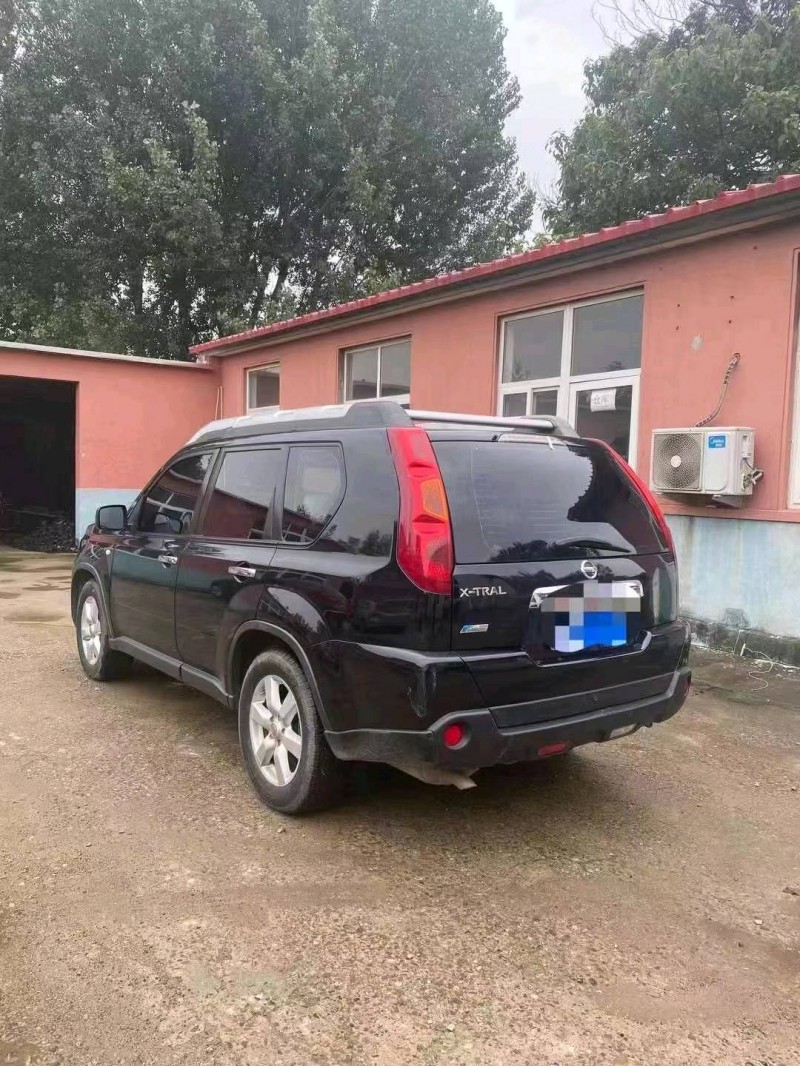 东营11年日产奇骏3