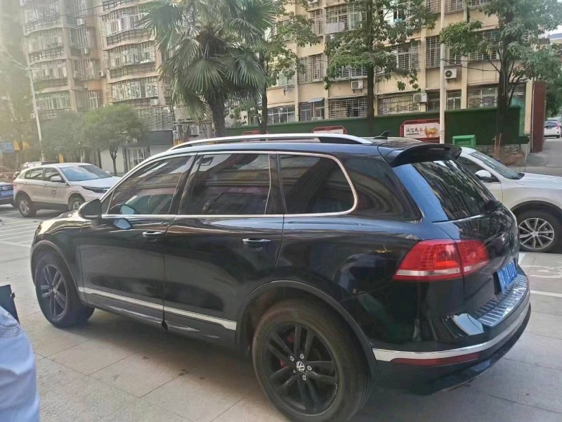 北京16年大众途锐8