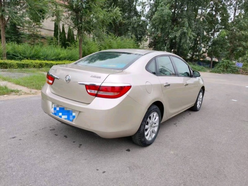 东营11年别克英朗GT4