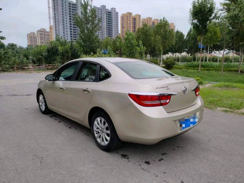 东营11年别克英朗GT9