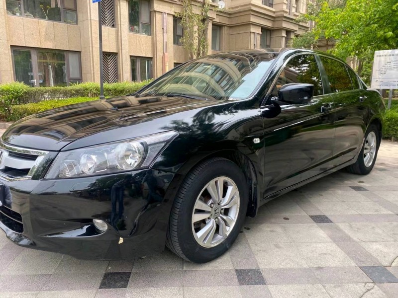 青岛10年本田雅阁3