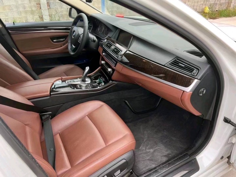 北京16年宝马5系3