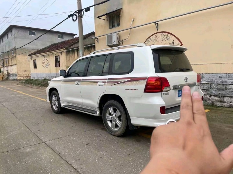 东营16年丰田兰德酷路泽4