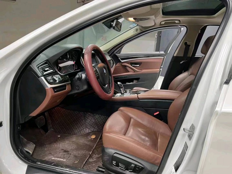 成都15年宝马5系8