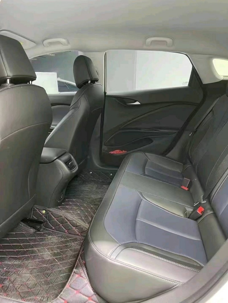 成都21年别克微蓝7