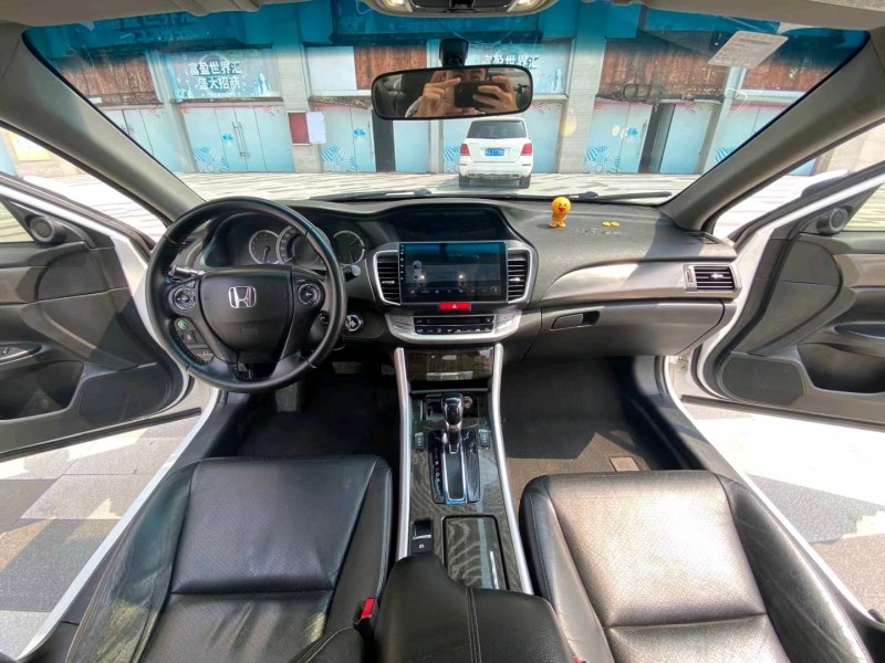 东莞16年本田雅阁6