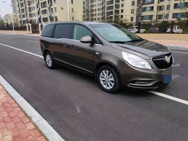 东营17年别克GL82