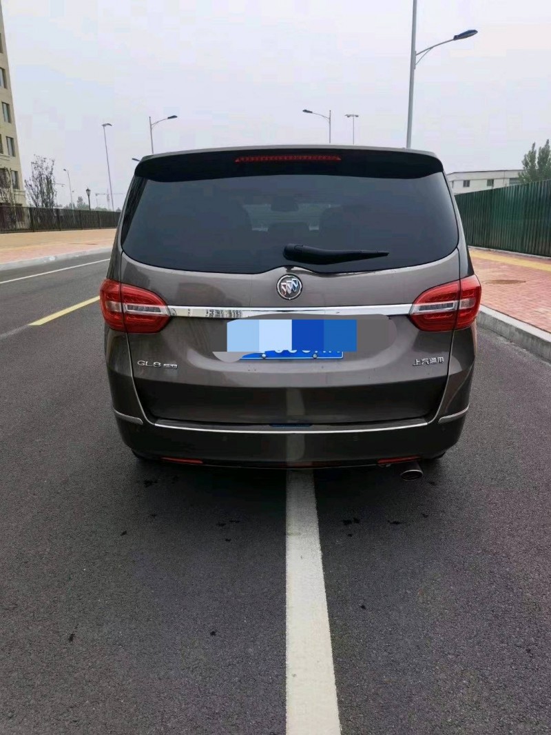 东营17年别克GL84