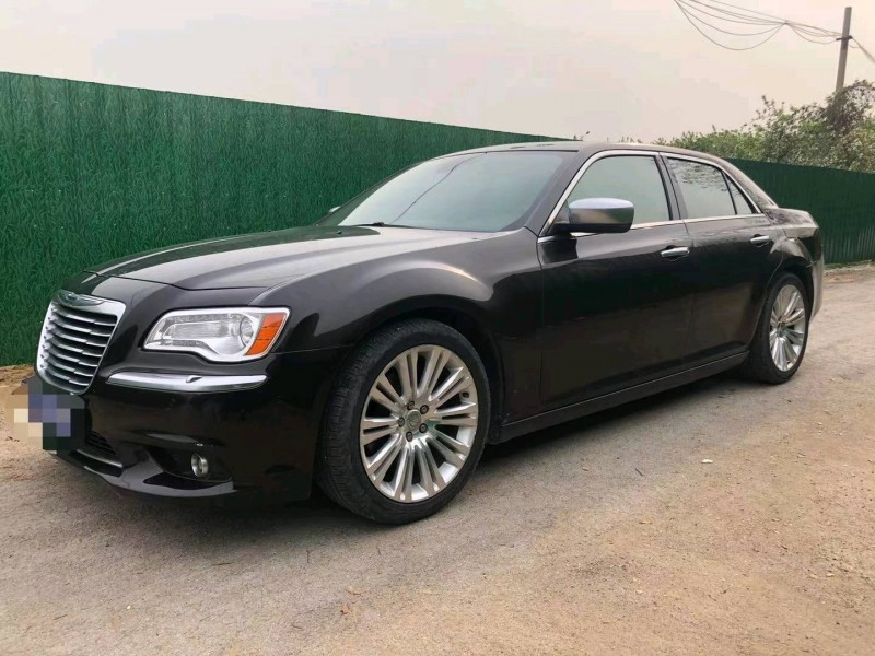 济宁13年克莱斯勒300C3