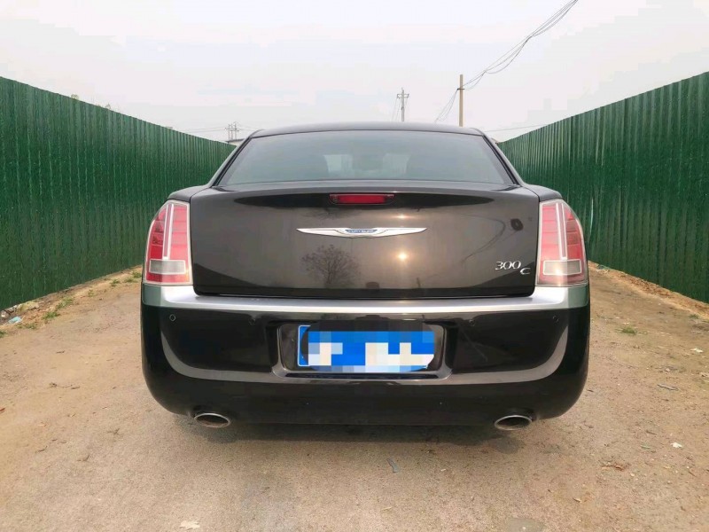 济宁13年克莱斯勒300C9