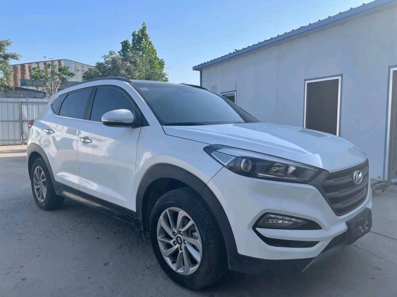 济宁17年现代途胜8