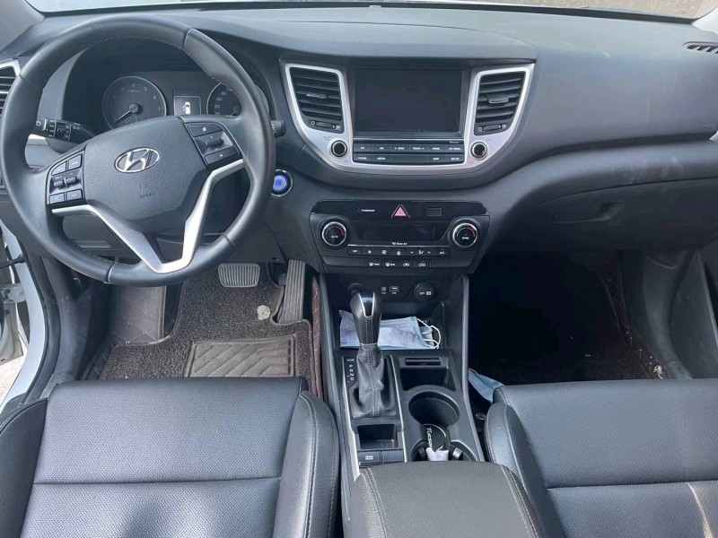 济宁17年现代途胜6