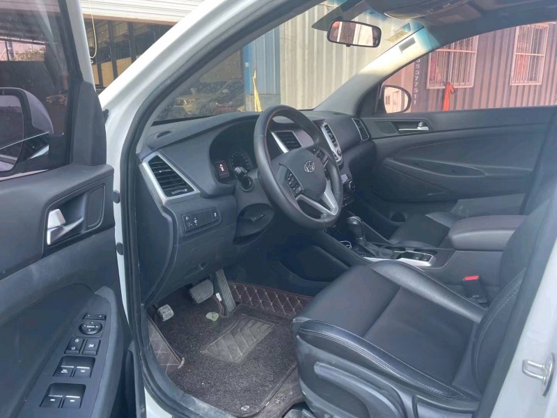 济宁17年现代途胜5