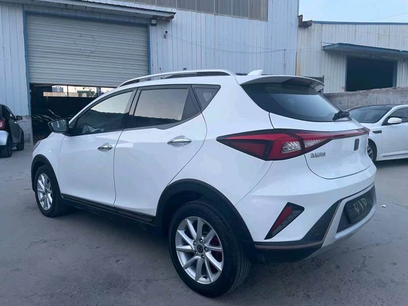 济宁19年江淮思皓X86