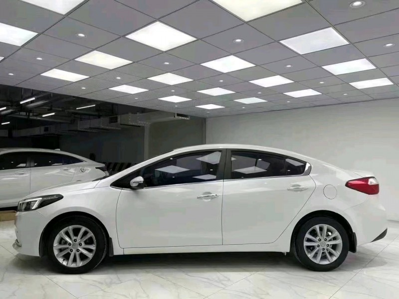 成都16年起亚K33