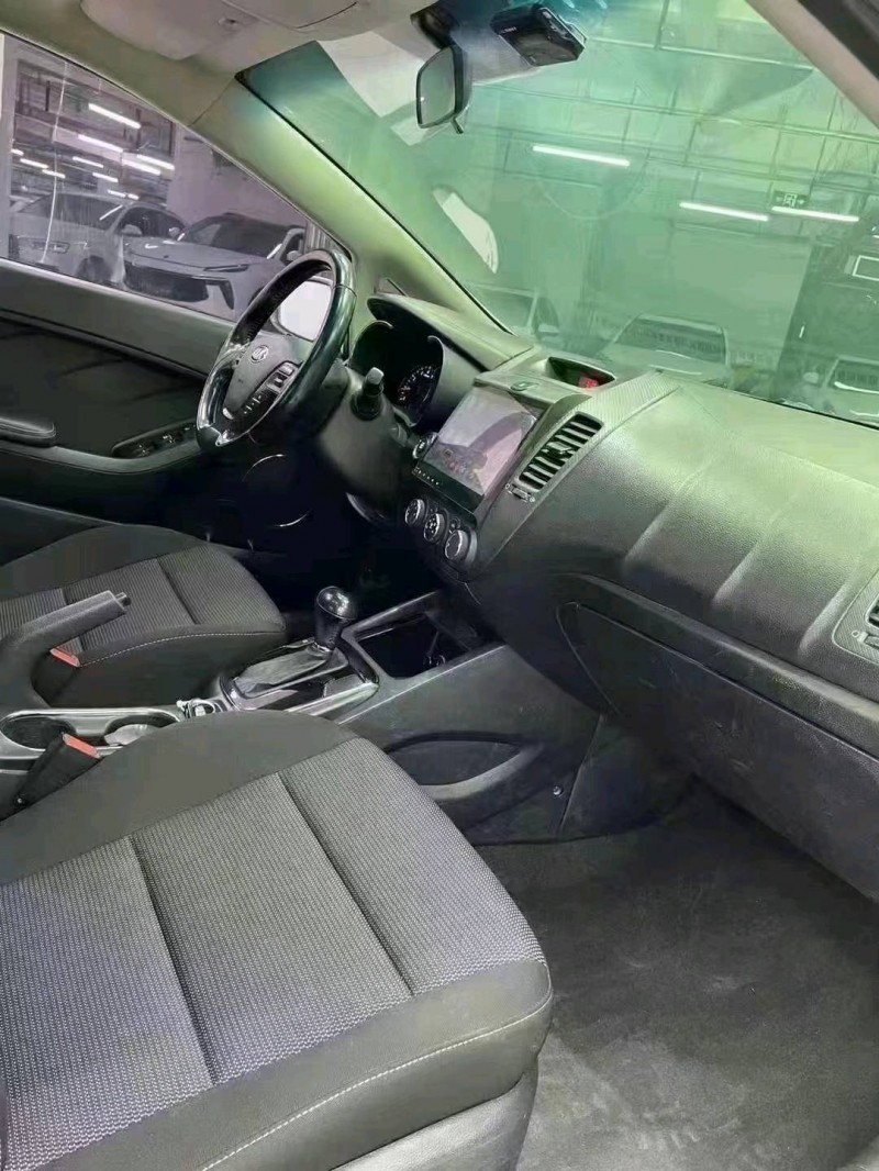 成都16年起亚K38