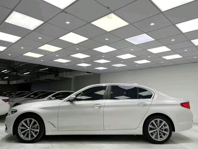 成都18年宝马5系3