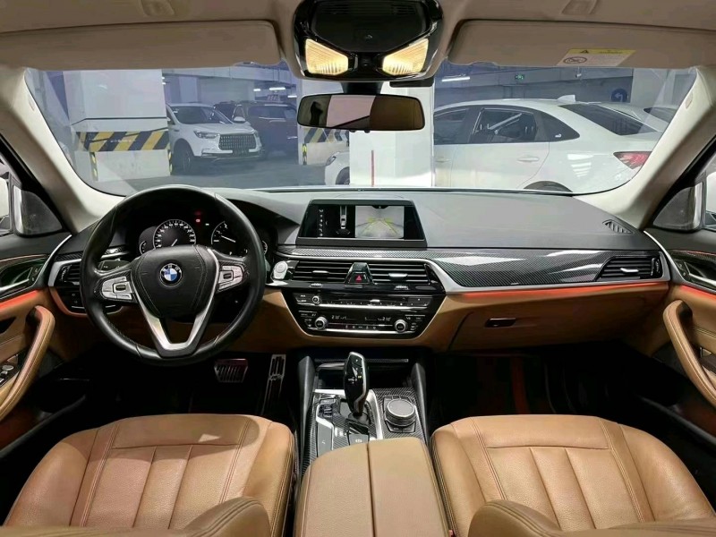 成都18年宝马5系9