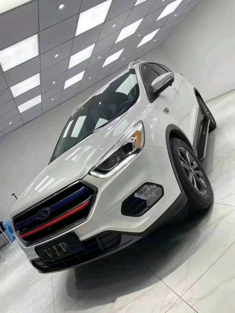 成都20年福特翼虎2