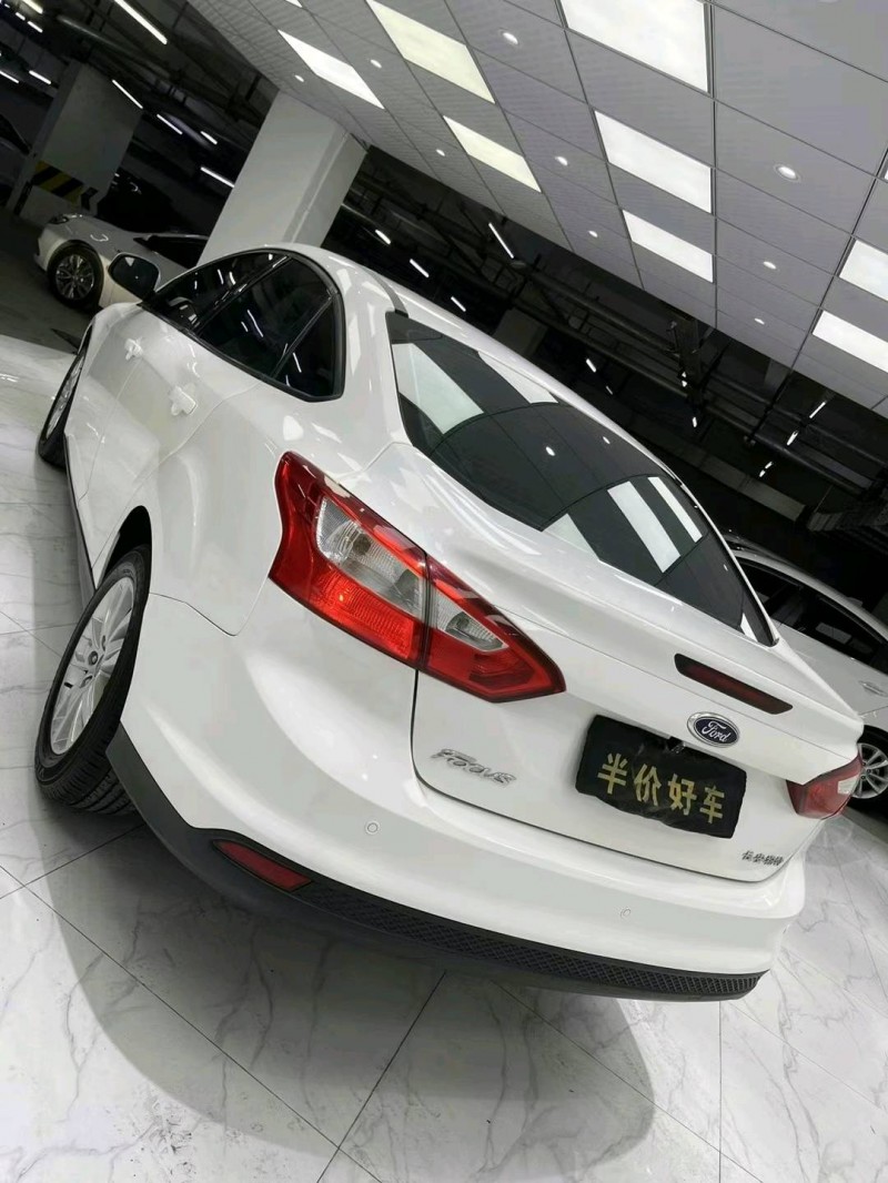 成都15年福特福克斯3