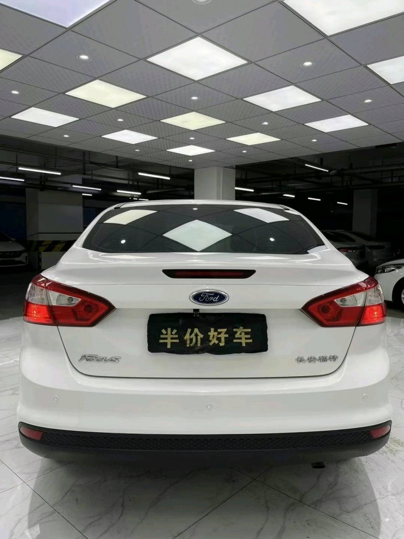 成都15年福特福克斯4