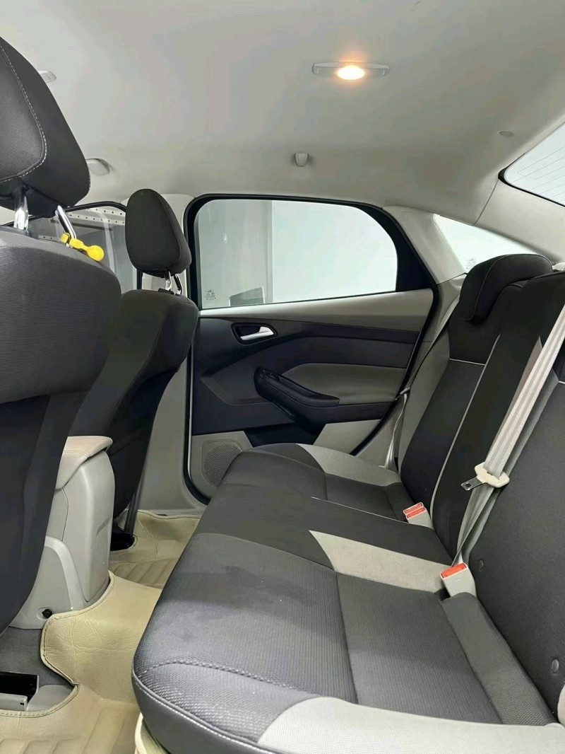 成都15年福特福克斯7