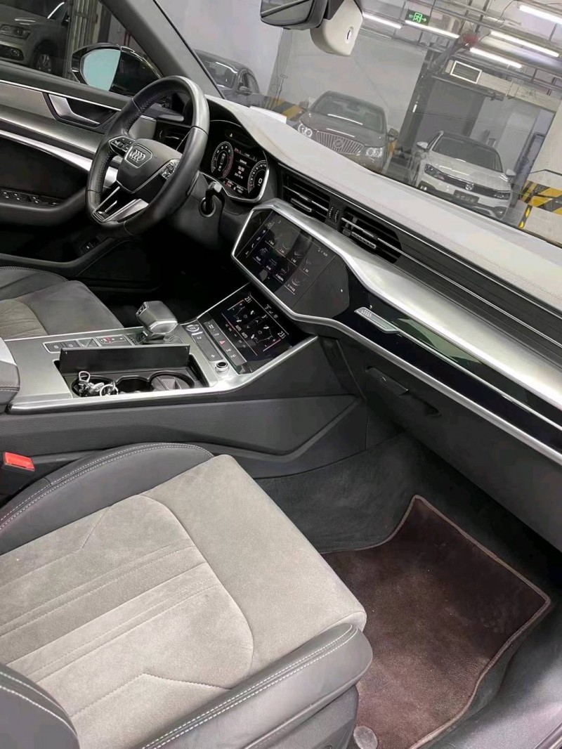 成都19年奥迪A6L8