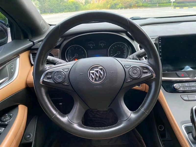 沈阳16年别克君越5