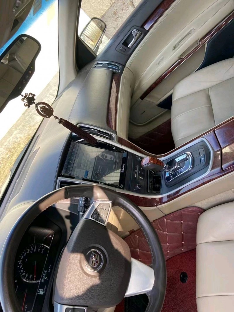 潍坊12年凯迪拉克赛威6