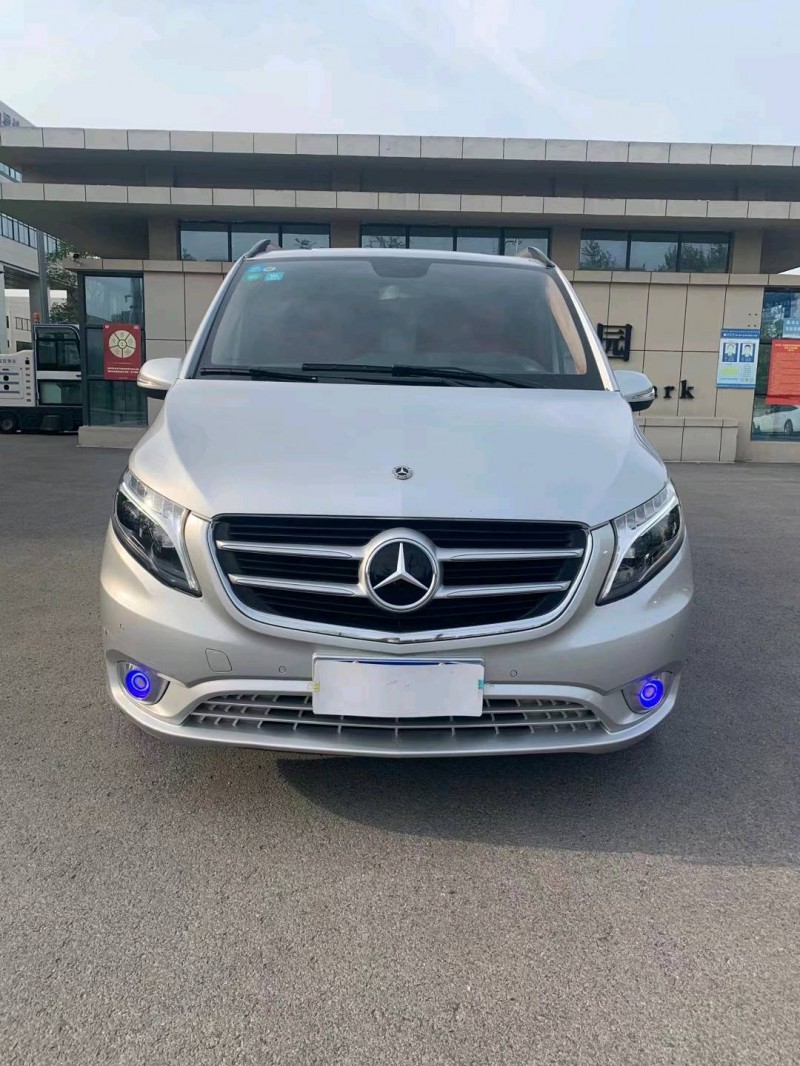 徐州17年奔驰威霆8