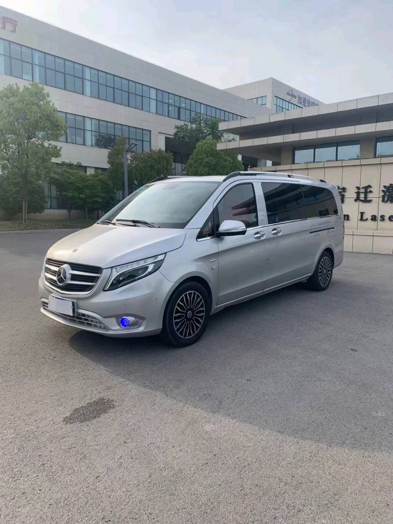 徐州17年奔驰威霆9