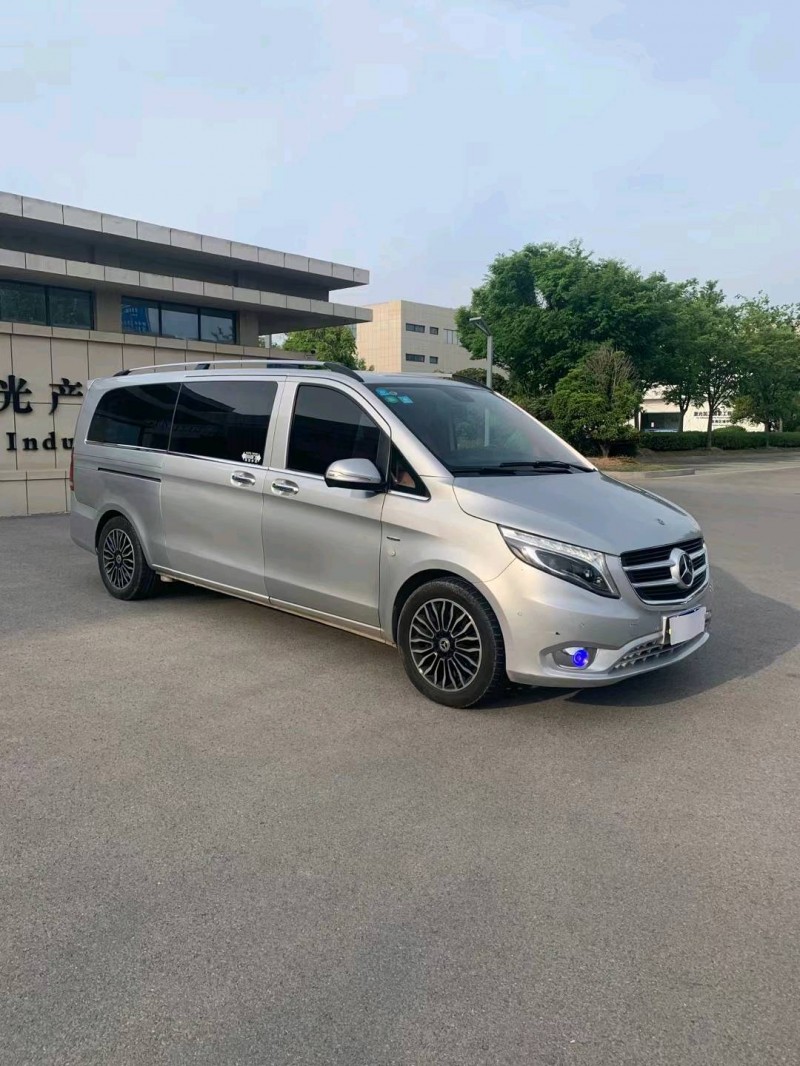 徐州17年奔驰威霆7