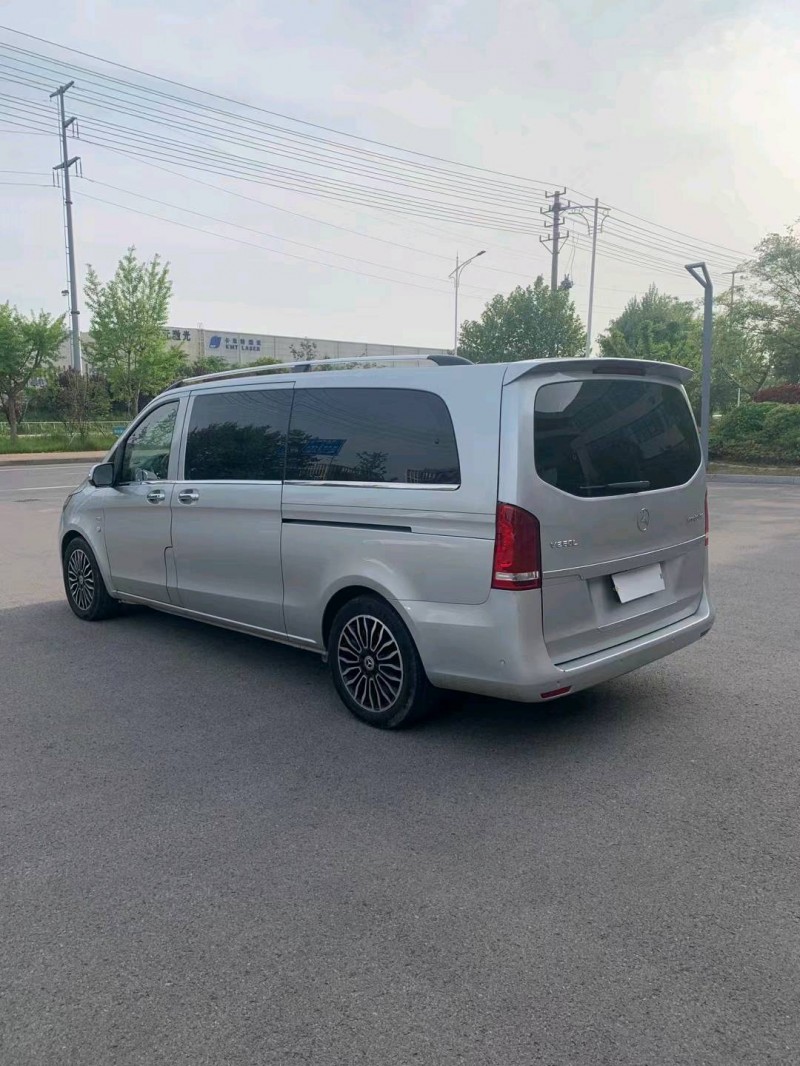 徐州17年奔驰威霆3