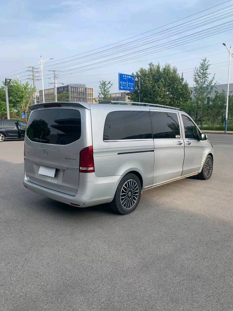 徐州17年奔驰威霆2