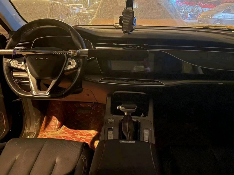 广州20年长安汽车欧尚5