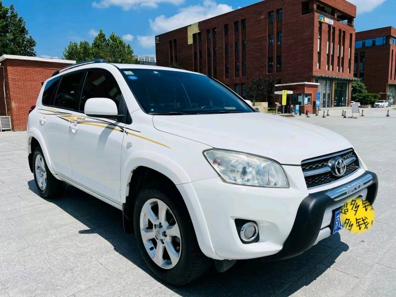 北京11年丰田RAV42