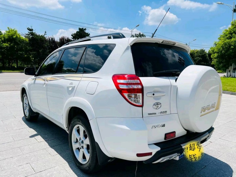 北京11年丰田RAV47