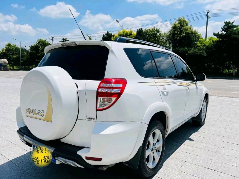 北京11年丰田RAV48