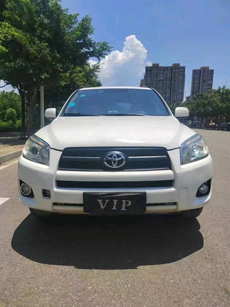 銅仁12年豐田RAV41
