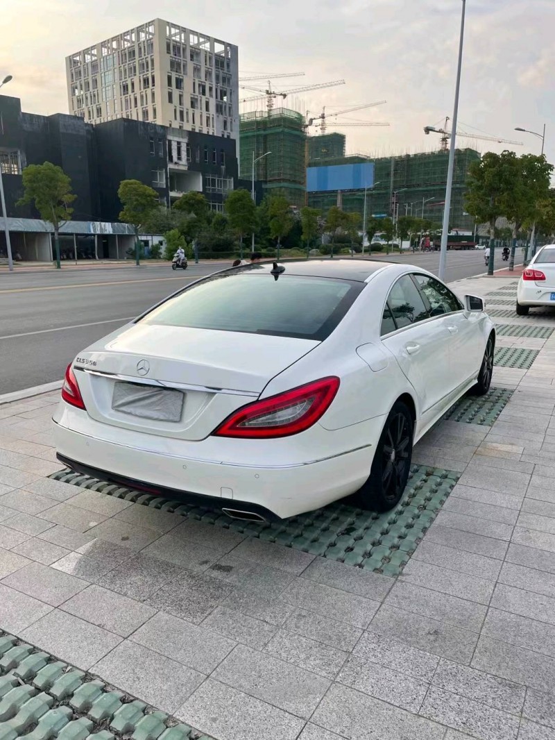 徐州13年奔驰CLS8