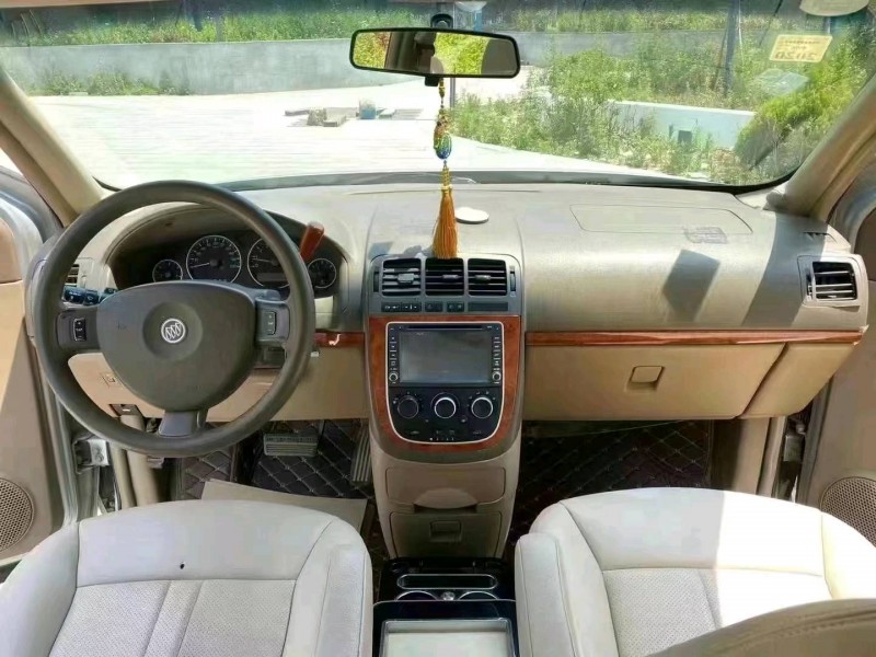 东营11年别克GL84