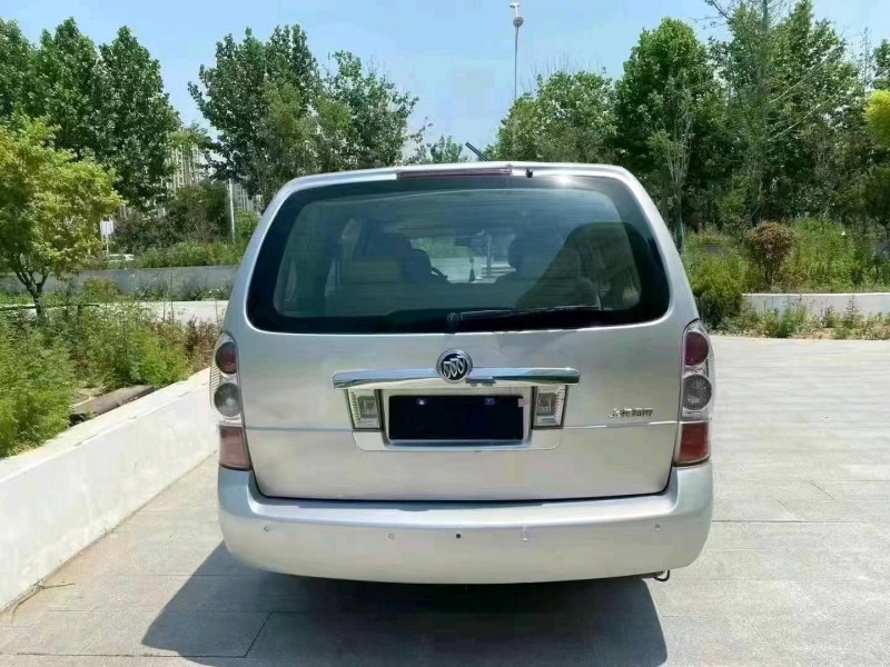 东营11年别克GL83