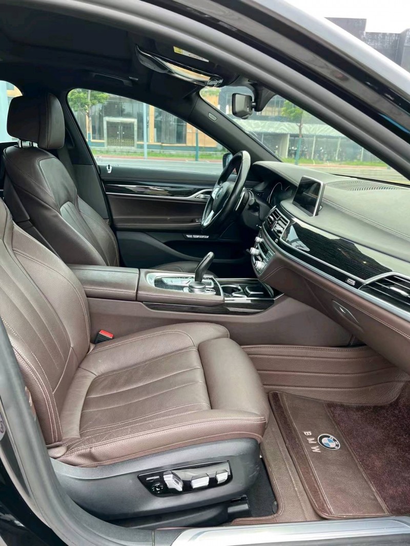 徐州17年宝马7系5