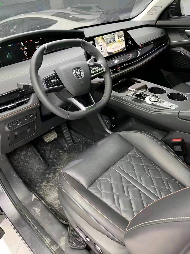 成都21年长安汽车UNI-K5