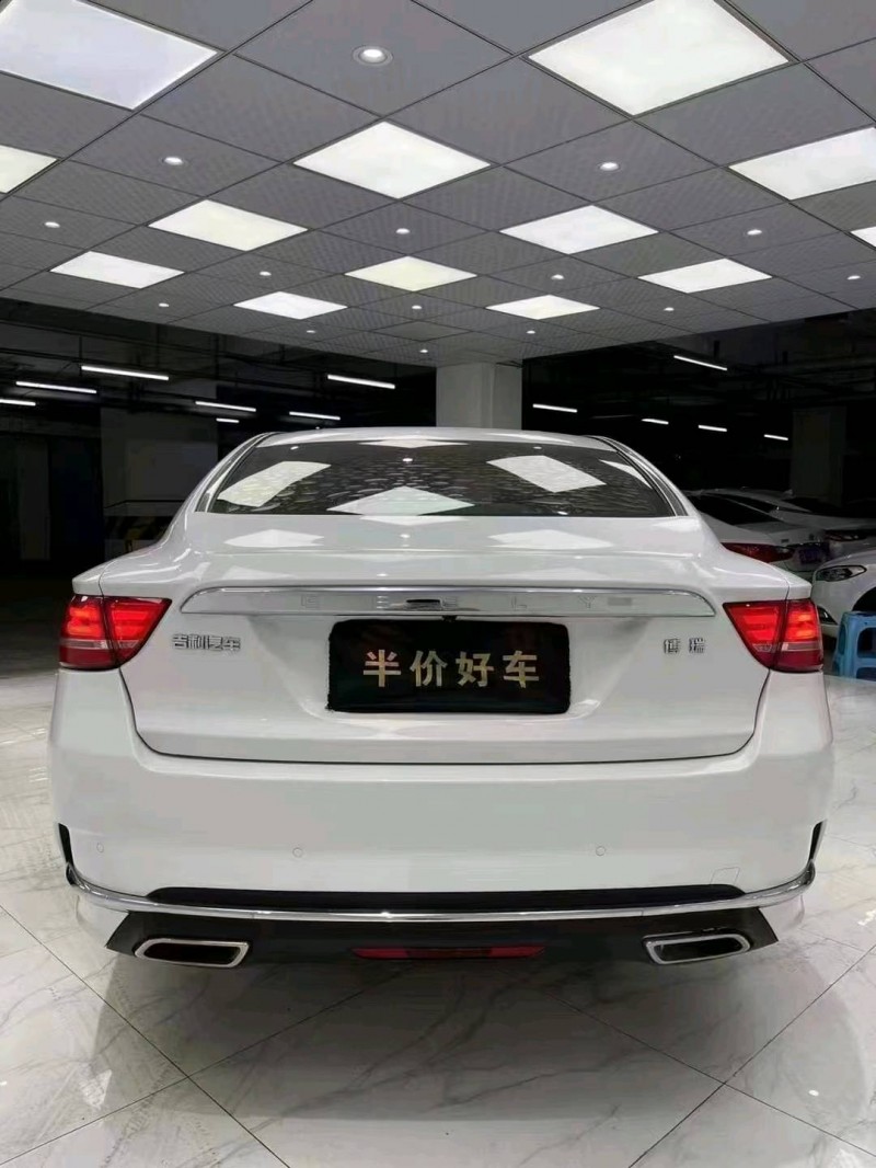 成都18年吉利博瑞5