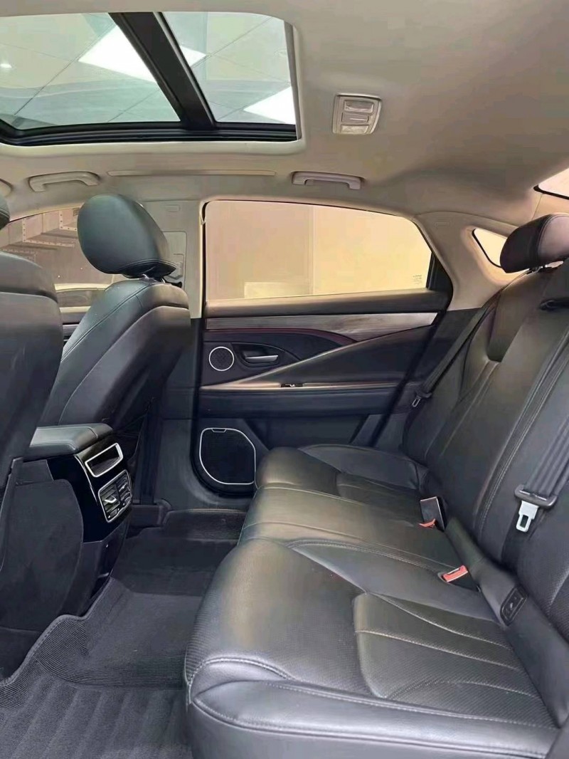 成都18年吉利博瑞7