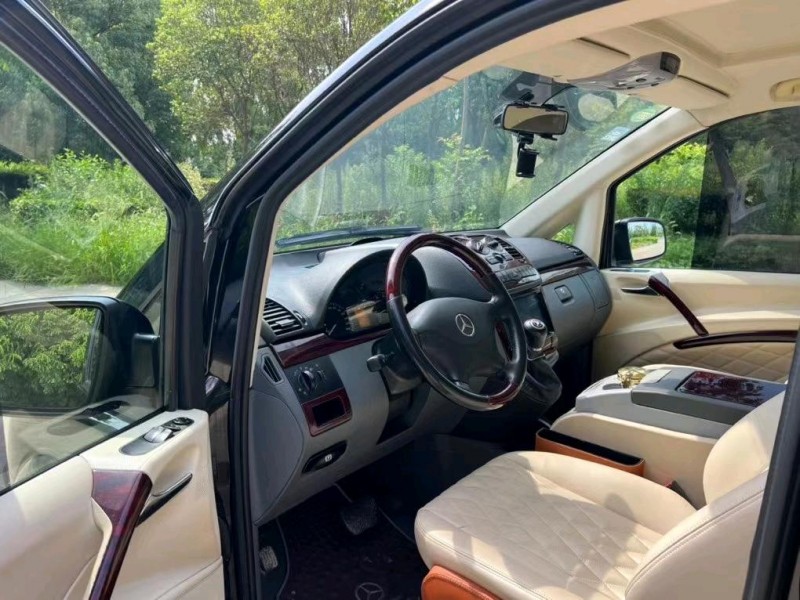 盐城16年奔驰威霆9