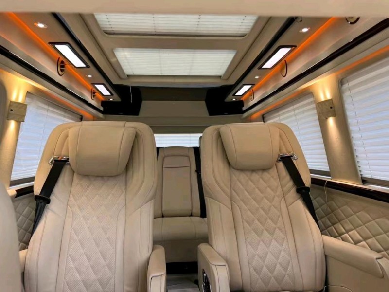 盐城16年奔驰威霆8