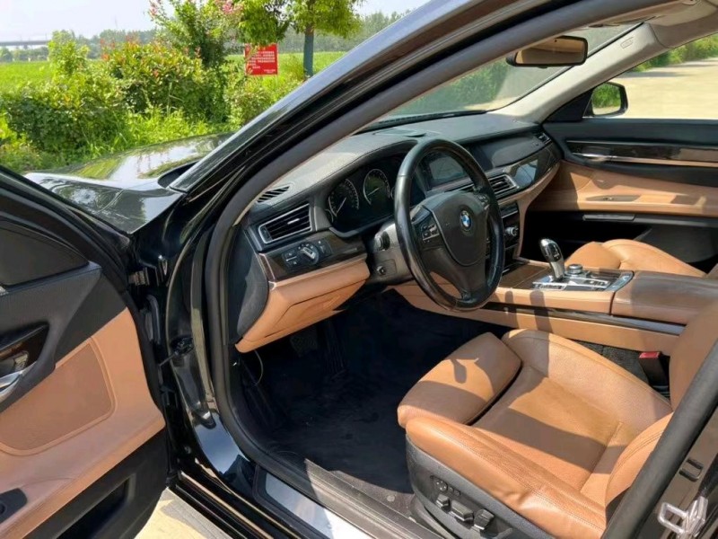 盐城11年宝马7系6