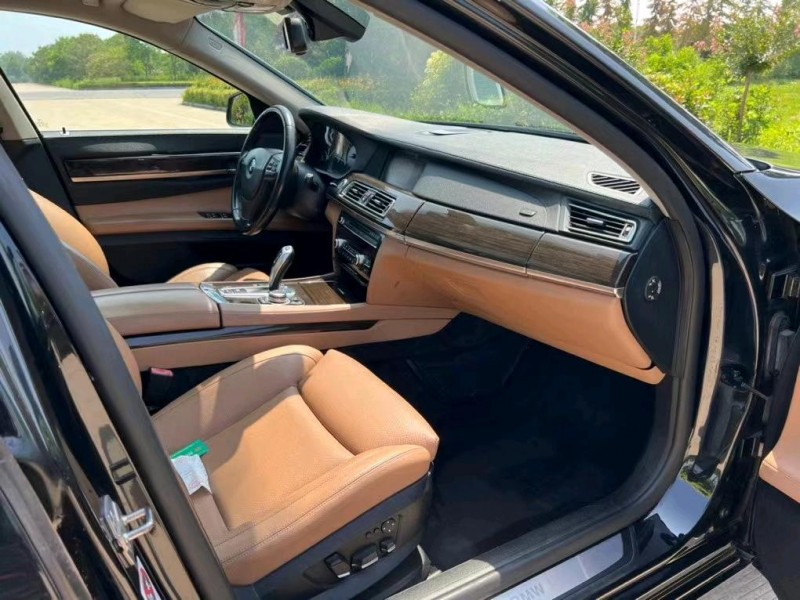 盐城11年宝马7系9